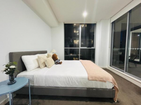 KozyGuru Mascot 2-Bed close to train Sydney